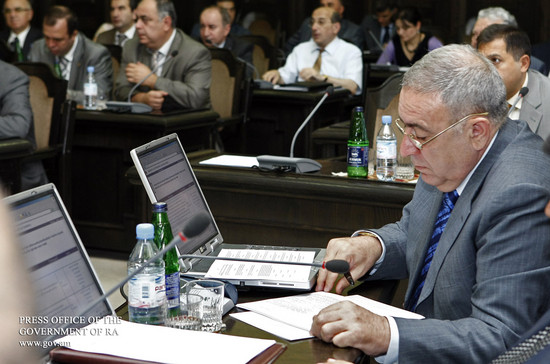 Քննարկվում է 2011 թ. պետական բյուջեի նախագիծը