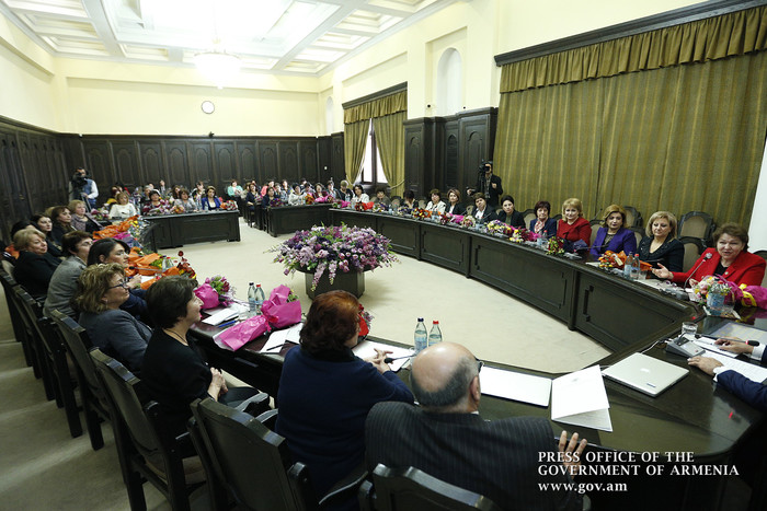 Վարչապետն ընդունել է համայնքների կին ղեկավարներին և քաղաքային համայնքների ավագանու կին անդամներին