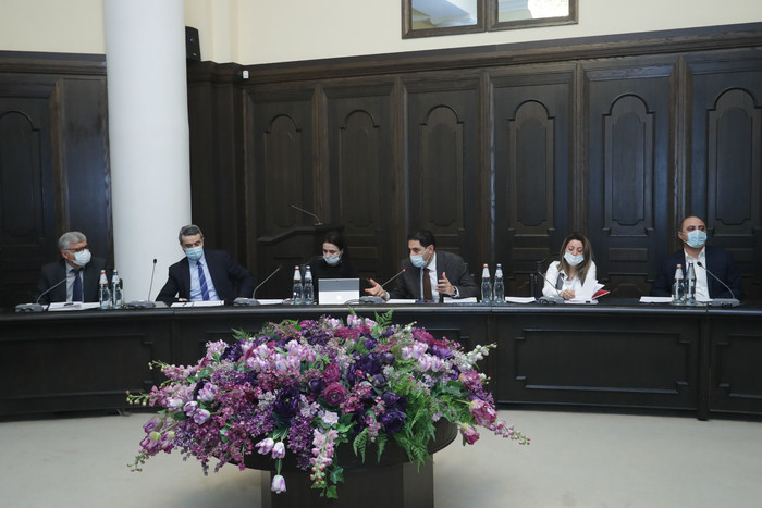 Տիգրան Ավինյանի գլխավորությամբ կայացել է Երևան քաղաքի 33-րդ թաղամասի կառուցապատման աշխատանքները համա