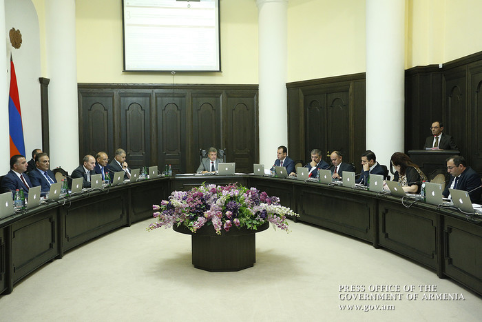 «Մաքսիմալ նվազեցնել սոցիալապես անապահով խավերի համար սահմանված սակագինը». ՀՀ վարչապետը հանձնարարական