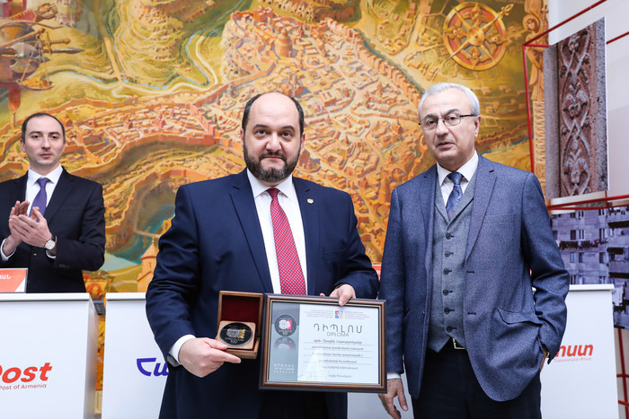 Արայիկ Հարությունյանը մասնակցել է Հայաստանում Ֆիլատելիստական և դրամագիտական շարժման հիմնադրման 100-ա