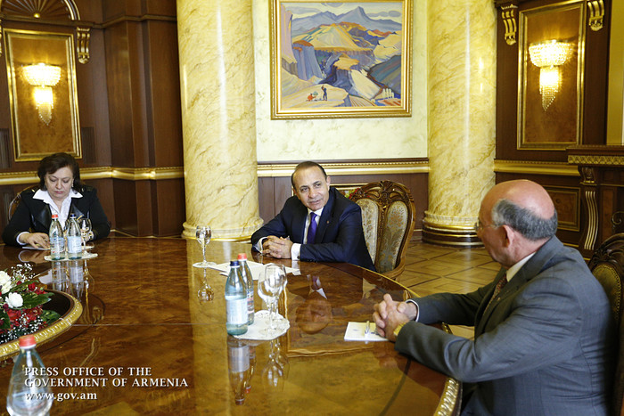 Վարչապետն ընդունել է Կանադայի հայազգի դատավորին