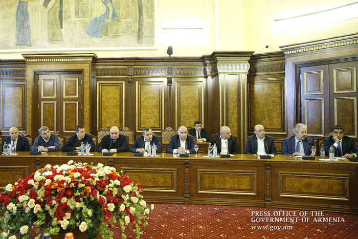 Վարչապետը տնտեսվարողների հետ քննարկել է արտադրության զարգացմանն ուղղված հարցեր