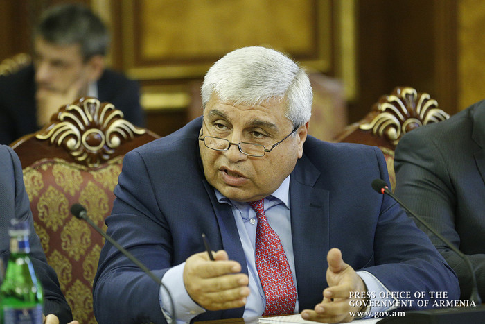 Պետությունը սուբսիդավորելու է գերակա ոլորտների վարկային տոկոսները. Կարեն Կարապետյանը հանդիպել է բանկ