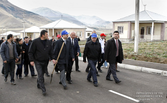 Վարչապետ Տիգրան Սարգսյանը  Լոռու մարզի  ութ բնակավայրերում հանձնել է հավաստագրեր