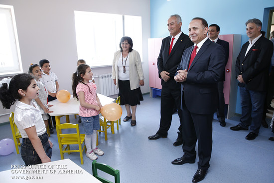 Վարչապետն այցելել է Կոշ համայնք