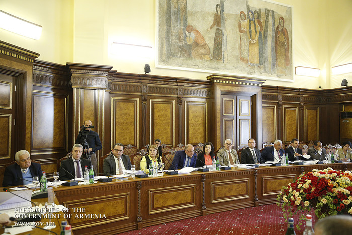 Վարչապետն ընդունել է զարգացման լավագույն ծրագրեր ներկայացրած Արարատի և Լոռու մարզերի համայնքների ղեկ