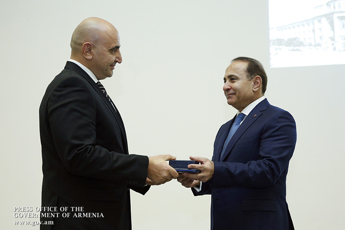 Վարչապետը ներկա է գտնվել ԵՊԲՀ-ի 95-ամյակին նվիրված նիստին