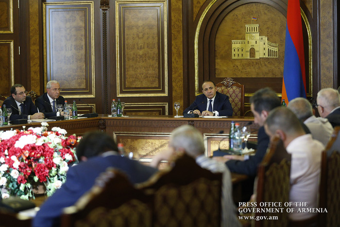 Վարչապետն ընդունել է խաղող մթերող ձեռնարկությունների ղեկավարներին