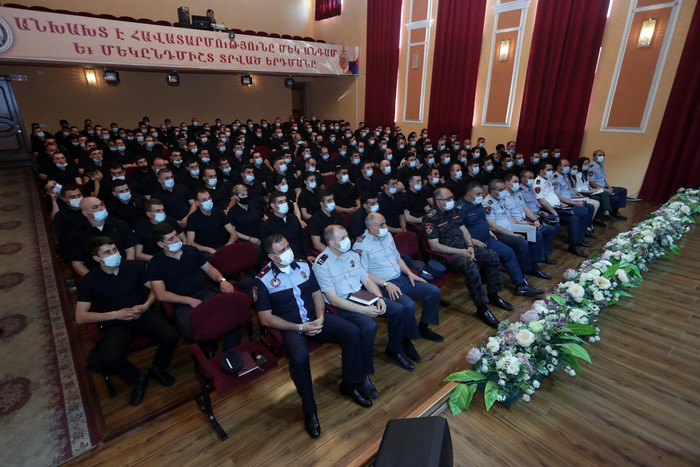 Փոխվարչապետի պաշտոնակատար Մհեր Գրիգորյանը հանդիպում է ունեցել Պարեկային ծառայության ուսուցման ծրագրի