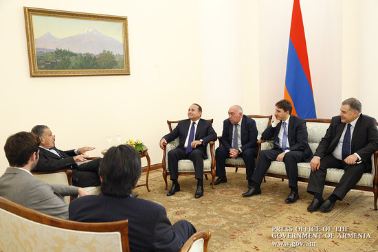 Հովիկ Աբրահամյանն ընդունել է արգենտինահայ գործարար Էդուարդո Էռնեկյանին