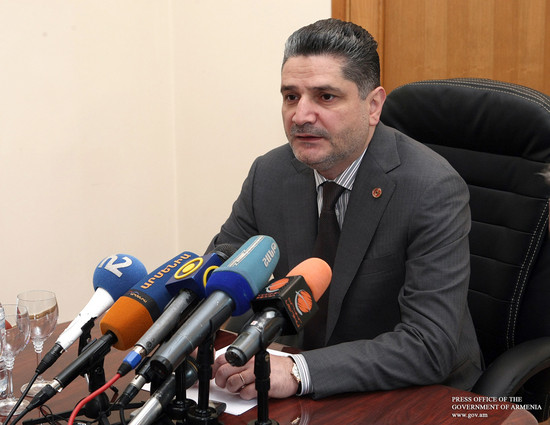 Վարչապետն աշխատակազմին է ներկայացրել ՀՀ ԿԱ պետական գույքի կառավարման վարչության նորանշանակ ղեկավարին