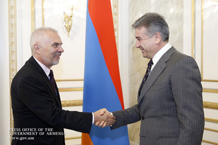 Վարչապետն ընդունել է ԵՄ պատվիրակության ղեկավար Պյոտր Սվիտալսկիին