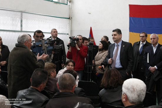 Վարչապետը  գյուղացիների հետ քննարկել է կոոպերատիվների ներդրման ծրագիրը