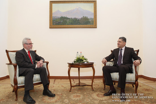 Վարչապետը հանդիպել է Չեխիայի դեսպանին՝ դիվանագիտական առաքելության ավարտի կապակցությամբ