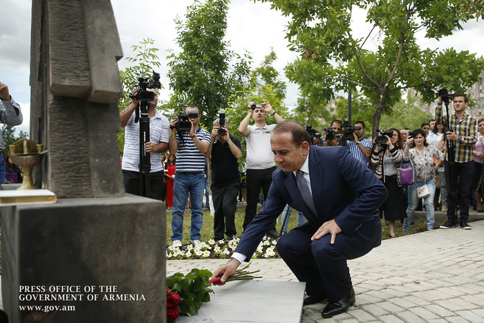 Վարչապետը ներկա է գտնվել ապրիլյան պատերազմում զոհված հերոսների հիշատակին նվիրված հուշակոթողի բացմանը