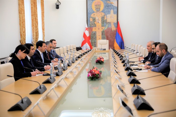 ՀՀ փոխվարչապետ Տիգրան Ավինյանը հանդիպել է Վրաստանի խորհրդարանի նախագահ Արչիլ Թալակվաձեի հետ