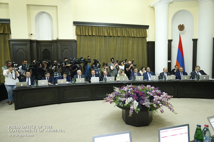 «Մաքսիմալ նվազեցնել սոցիալապես անապահով խավերի համար սահմանված սակագինը». ՀՀ վարչապետը հանձնարարական