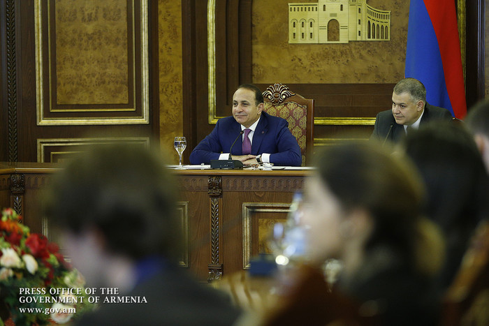Վարչապետ Աբրահամյանն ընդունել է «Եվրոպայի ժողովրդավար ուսանողներ» կազմակերպության անդամներին
