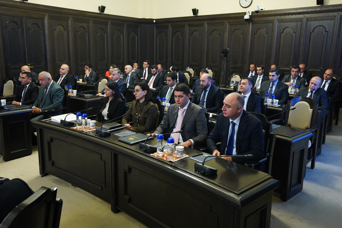 Կառավարության որոշմամբ, Լեռնային Ղարաբաղից բռնի տեղահանված յուրաքանչյուր անձի կտրամադրվի 100 000 դրա