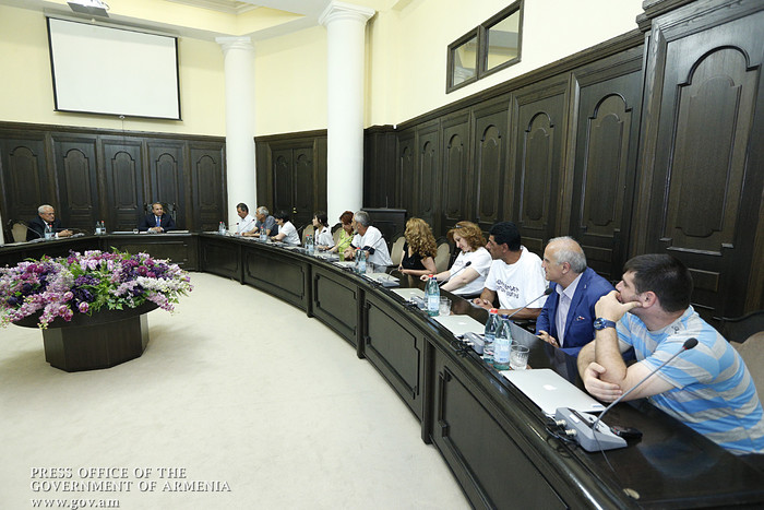 Վարչապետն ընդունել է «Նաիրիտ» գործարանի մի խումբ աշխատակիցների