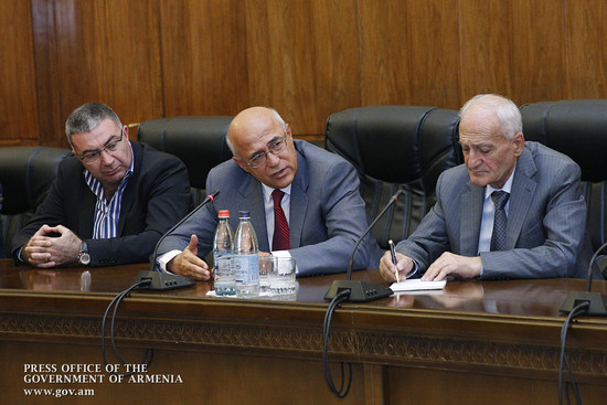 Վարչապետը մասնավոր հատվածի հետ քննարկել է բնակարանաշինարարության զարգացման հնարավորությունը
