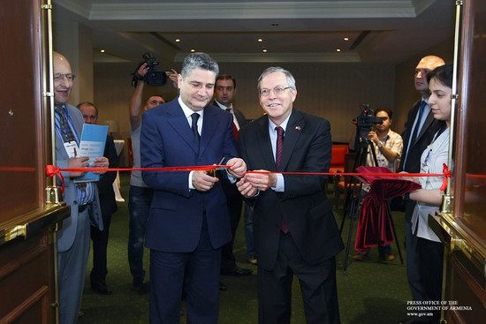Բացվեց ԴիջիԹեք բիզնես ֆորումը