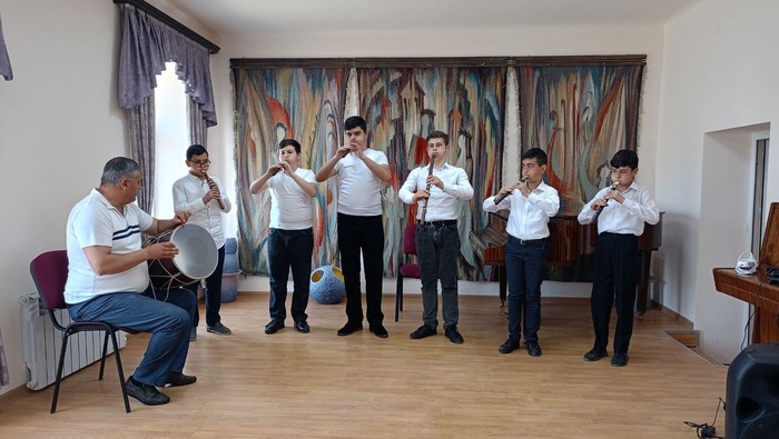 Քաղաքացու օրվա առթիվ անցկացվել են տարաբնույթ մշակութային միջոցառումներ, ցուցահանդեսներ, քննարկում-բա