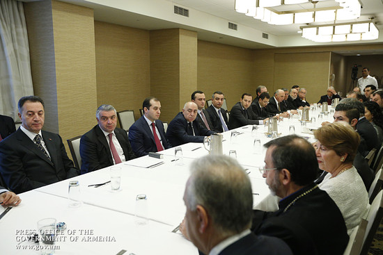 ՀՀ վարչապետ Հովիկ Աբրահամյանը Վաշինգտոնում հանդիպել է  հայ համայնքի ներկայացուցիչներին