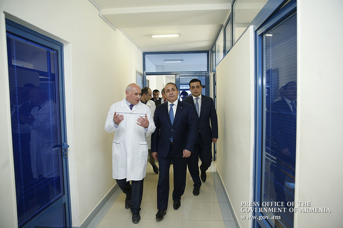 Վարչապետը ծանոթացել է արյունաբանական կենտրոնի վերակառուցման աշխատանքներին