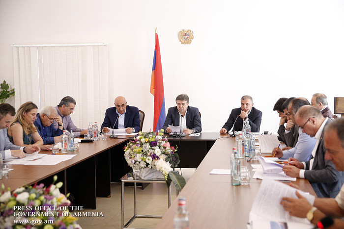 Կարեն Կարապետյանը ծանոթացել է Վեդու ջրամբարի կառուցման շինաշխատանքների ընթացքին և խորհրդակցություն ա