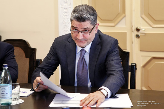 Վարչապետը հանձնարարել է շարունակել աշխատանքները՝ բերքի մթերման հարցում խնդիրները կարգավորելու համար
