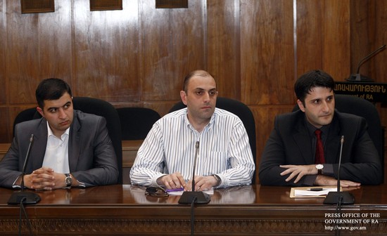 Կառավարության ղեկավարն ընդունել է տնտեսագետ-ուսանողներին