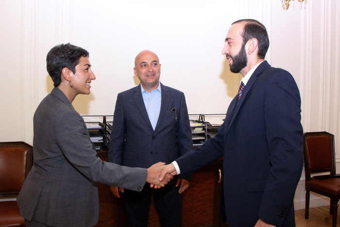 Առաջին փոխվարչապետ Արարատ Միրզոյանն ընդունել է Հայկական բարեգործական ընդհանուր միության հայաստանյան 