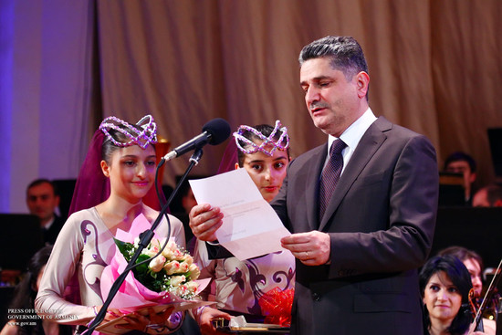 Ուսուցչի օրվա առթիվ ՀՀ վարչապետը պարգևատրել է լավագույն մանկավարժներին