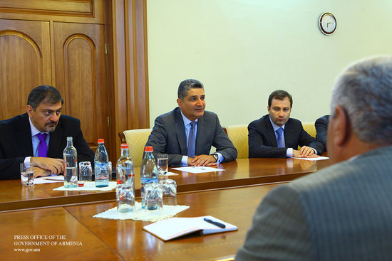 Տիգրան Սարգսյանը և Բակո Սահակյանը քննարկել են երկու հայկական պետությունների միջև համատեղ ծրագրերի իր