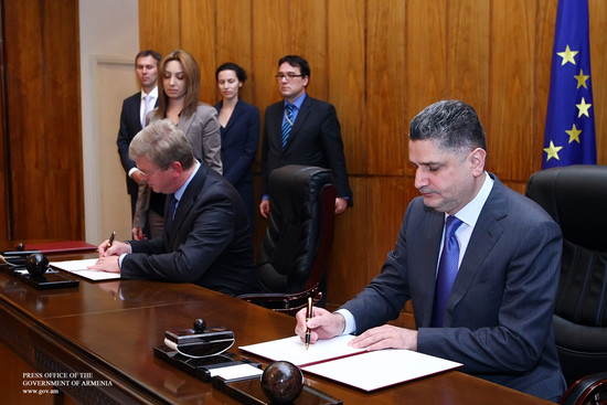 Վարչապետն ընդունել է Շտեֆան Ֆյուլեին