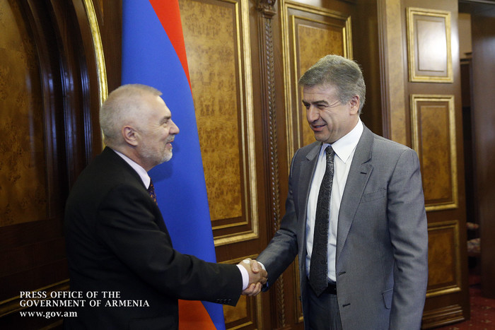 Վարչապետը ԵՄ անդամ պետությունների դեսպանների հետ քննարկել է ՀՀ-ԵՄ համագործակցության զարգացմանը վերաբ