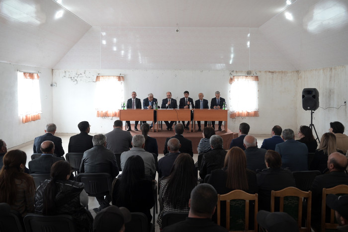 Արայիկ Հարությունյանն այցելել է Արագածոտնի մարզի ազգային փոքրամասնությունների բնակավայրեր