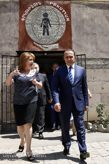 Վարչապետն այցելել է մտավոր խնդիրներ ունեցող երեխաների խնամքի կենտրոն