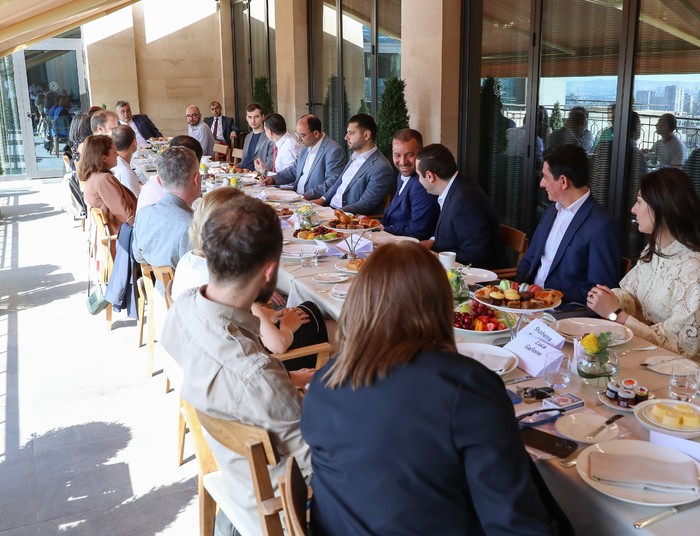 Փոխվարչապետ Մաթևոսյանը հանդիպել է Հայաստանում օտարերկրյա ներդրումներով ընկերությունների շուրջ երկու