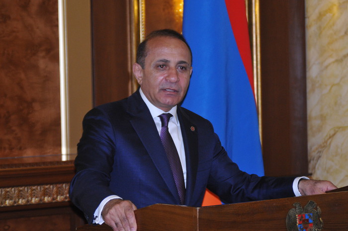 Վարչապետը շնորհավորել և պարգևատրել է Հայրենական մեծ պատերազմի վետերաններին