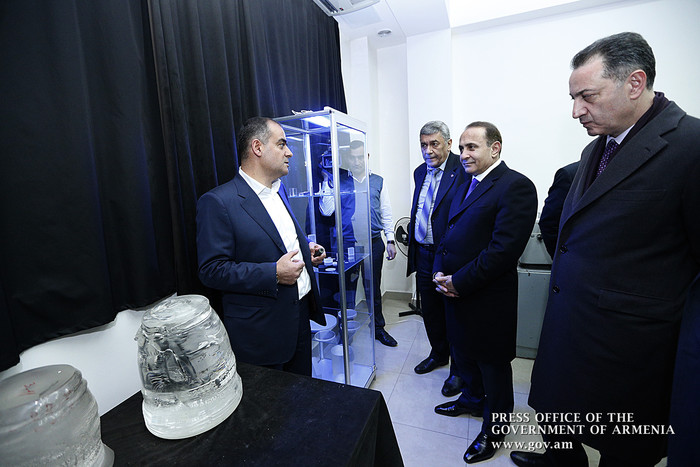 Վարչապետն այցելել է «Աստրա Կրիստալս» ձեռնարկություն