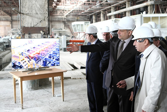 Վարչապետը ծանոթացել է Չարենցավանի արդյունաբերական ձեռնարկությունների ներդրումային ծրագրերին