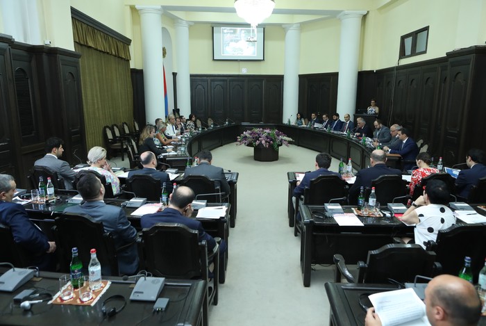 Կառավարությունում տեղի է ունեցել քննարկում ԱՄՆ ՄԶԳ կողմից Հայաստանում իրականացվող ծրագրերի վերաբերյա