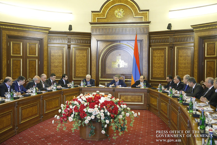 Վարչապետը կառուցապատող ընկերությունների ներկայացուցիչների հետ քննարկել է շինարարության ոլորտի զարգաց