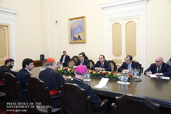 Վարչապետն ընդունել է կարդինալ Ջանֆրանկո Ռավազիին