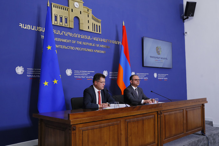 ԵՄ ճգնաժամային կառավարման հարցերով հանձնակատարի հետ քննարկվել են ԼՂ-ից բռնի տեղահանված մեր հայրենակի
