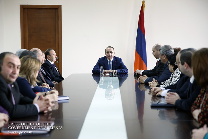 Վարչապետը ԿԳ նախարարության աշխատակազմին է ներկայացրել նորանշանակ նախարար Լևոն Մկրտչյանին