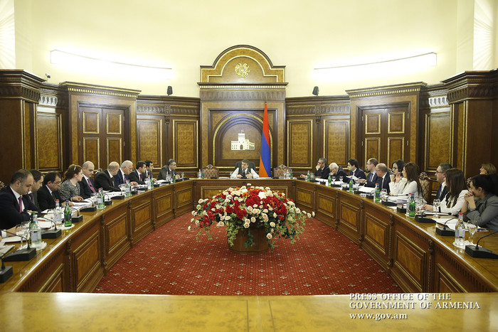 Վարչապետը կարևորել է 2017 թ. գերակա խնդիրների պարզ և հստակ ձևակերպումը